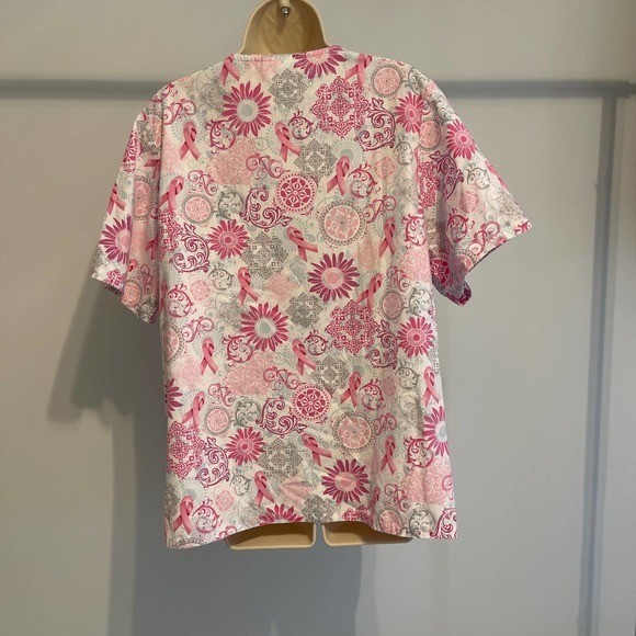 Tafford V Neck Medical Scrub Top Breast Cancer Ribbon design‎ Medium - Picture 3 of 8